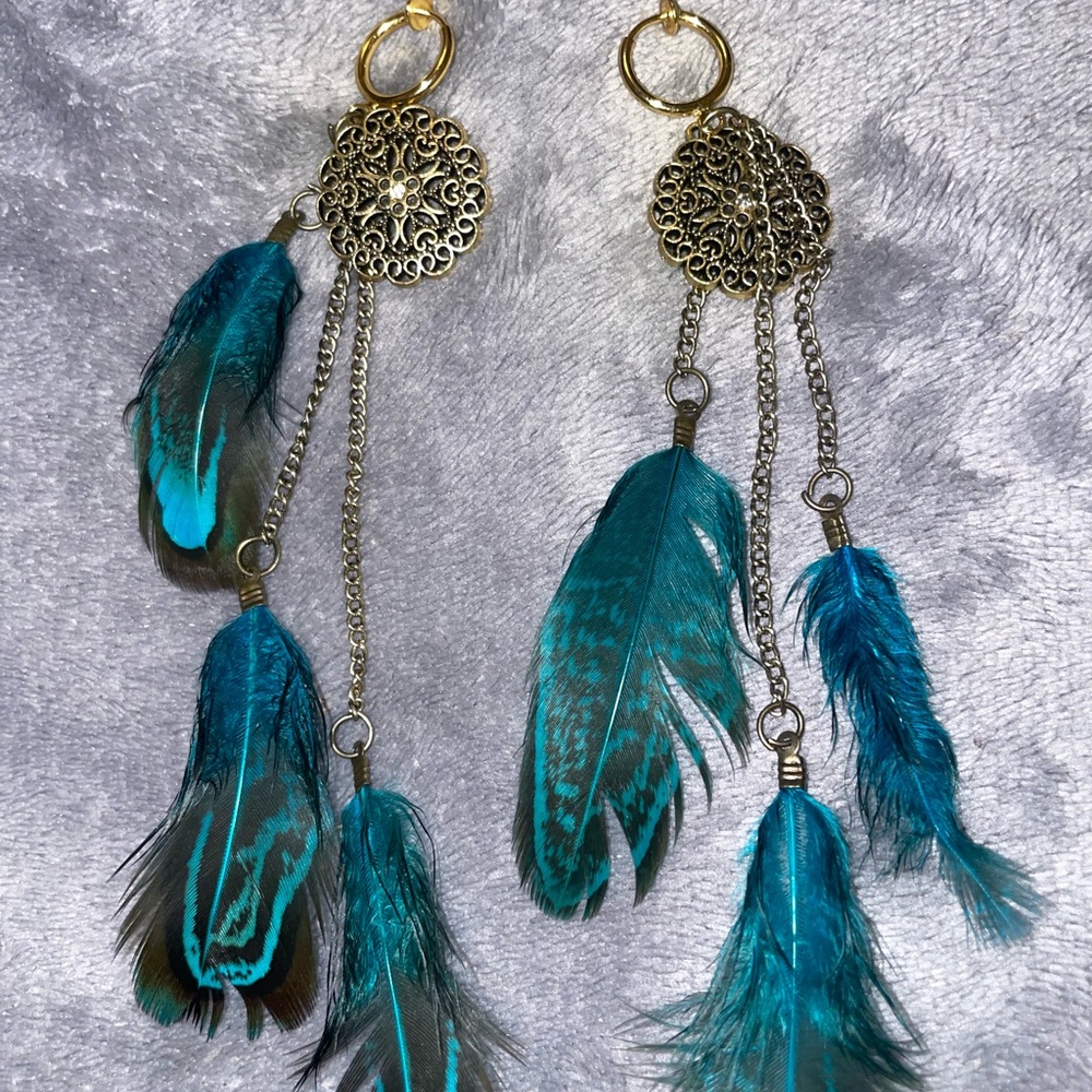 Faux feather Clip on ONLY!